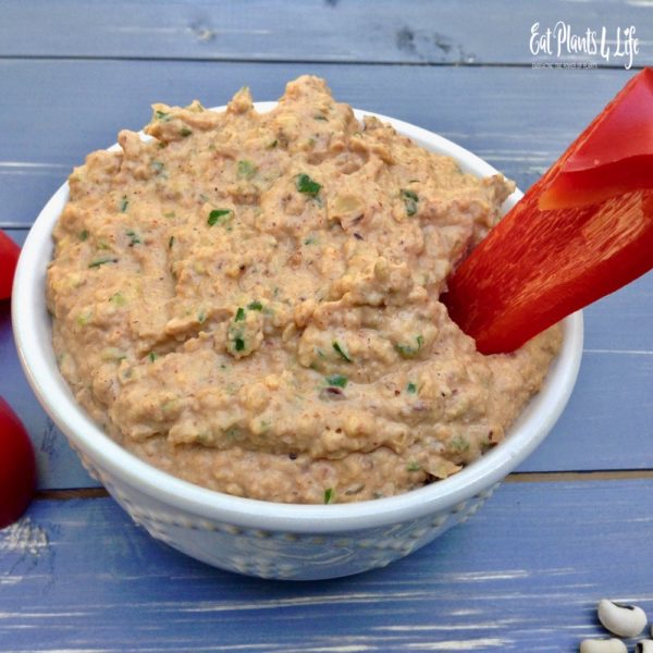black-eyed-pea-zucchini-hummus